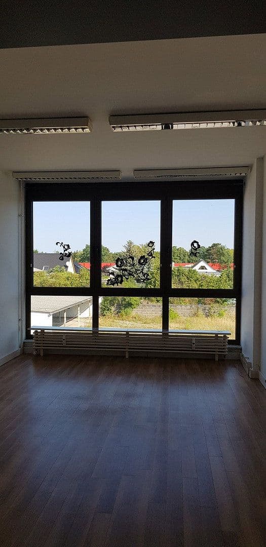 Prenájom kancelárie 77 m², Berliner Strasse 109 B, Oranienburg, Brandenbursko Prenájom kancelárie 77 m², Berliner Strasse 109 B, Oranienburg, Brandenbursko