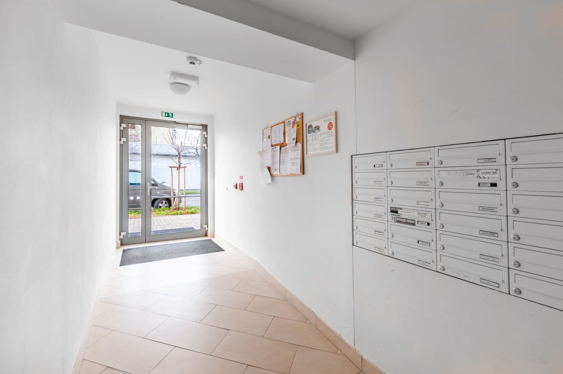 Prenájom bytu 1-izbový 41 m², Na Maninách, Praha, Praha Prenájom bytu 1-izbový 41 m², Na Maninách, Praha, Praha