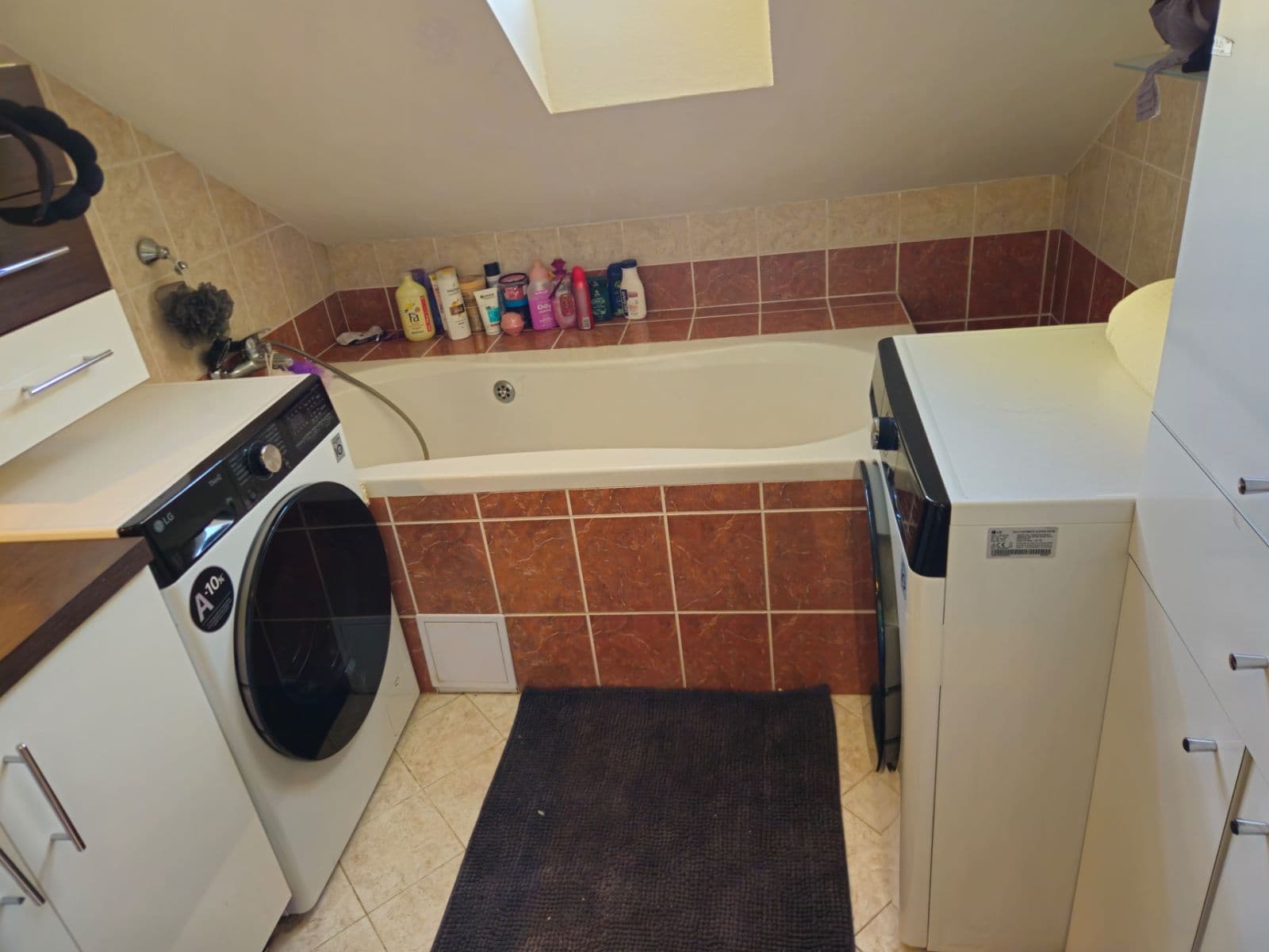 Prenájom bytu 2-izbový 78 m², Komárovská, Brno, Jihomoravský kraj Prenájom bytu 2-izbový 78 m², Komárovská, Brno, Jihomoravský kraj