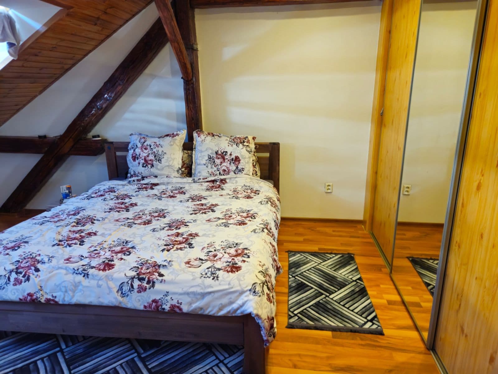 Prenájom bytu 2-izbový 78 m², Komárovská, Brno, Jihomoravský kraj Prenájom bytu 2-izbový 78 m², Komárovská, Brno, Jihomoravský kraj