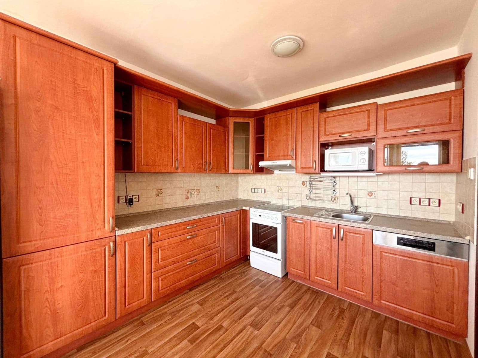 Prenájom bytu 3-izbový 72 m², Hlivická, Praha, Praha Prenájom bytu 3-izbový 72 m², Hlivická, Praha, Praha