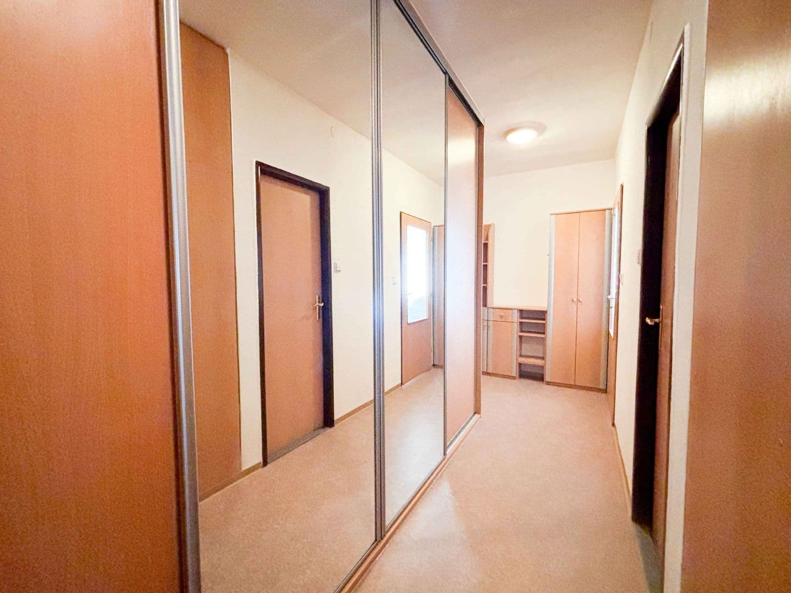 Prenájom bytu 3-izbový 72 m², Hlivická, Praha, Praha Prenájom bytu 3-izbový 72 m², Hlivická, Praha, Praha