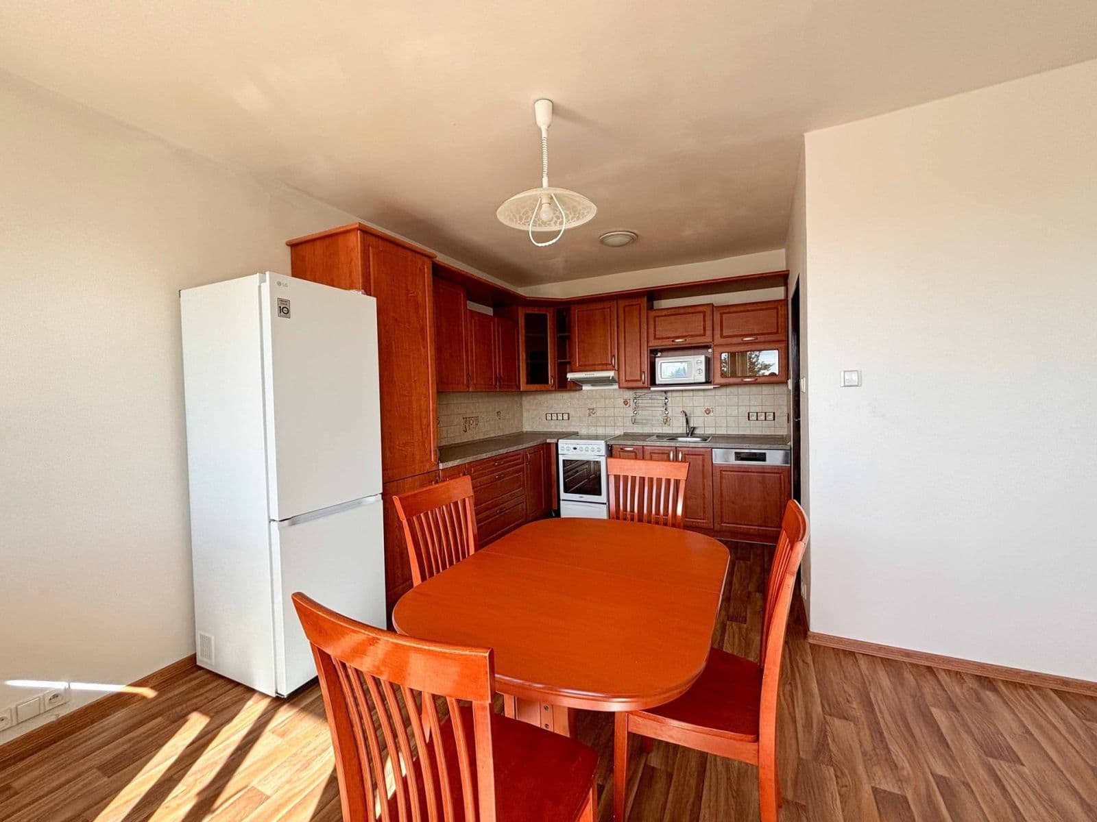 Prenájom bytu 3-izbový 72 m², Hlivická, Praha, Praha Prenájom bytu 3-izbový 72 m², Hlivická, Praha, Praha