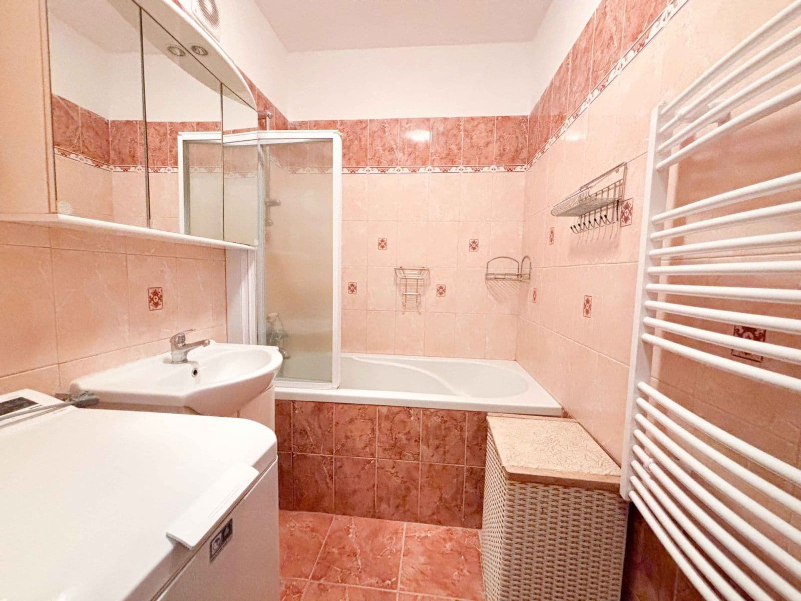 Prenájom bytu 3-izbový 72 m², Hlivická, Praha, Praha Prenájom bytu 3-izbový 72 m², Hlivická, Praha, Praha