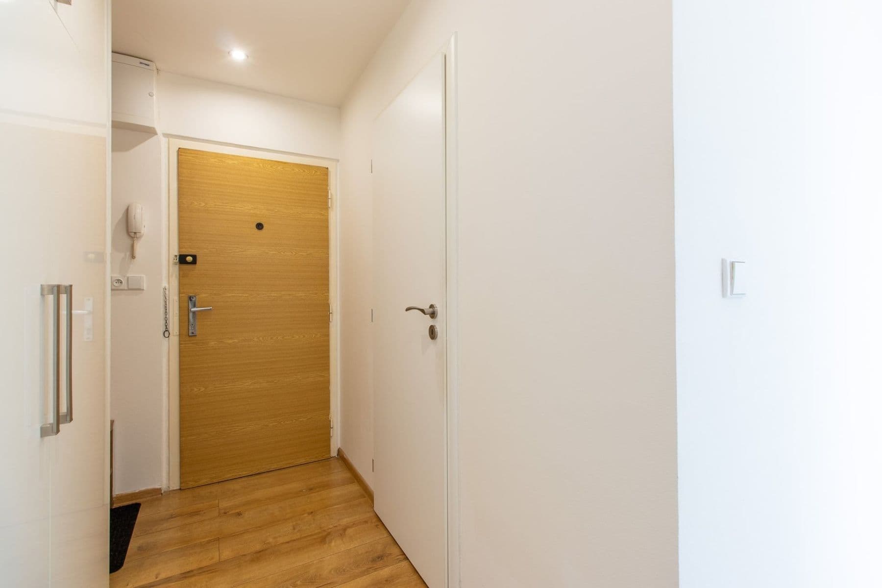 Prenájom bytu 2-izbový 33 m², Ovčí hájek, Praha, Praha Prenájom bytu 2-izbový 33 m², Ovčí hájek, Praha, Praha