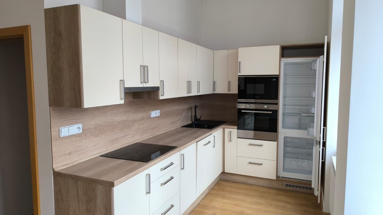 Prenájom bytu 3-izbový 72 m², Tomanova, Slaný, Středočeský kraj Prenájom bytu 3-izbový 72 m², Tomanova, Slaný, Středočeský kraj