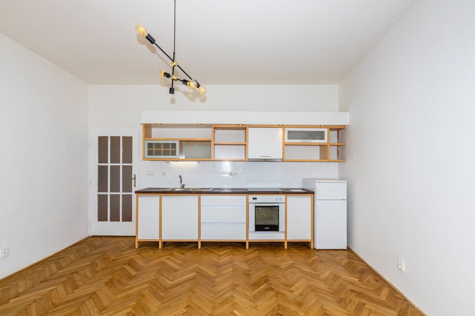 Prenájom bytu 2-izbový 43 m², Nádražní, Praha, Praha Prenájom bytu 2-izbový 43 m², Nádražní, Praha, Praha