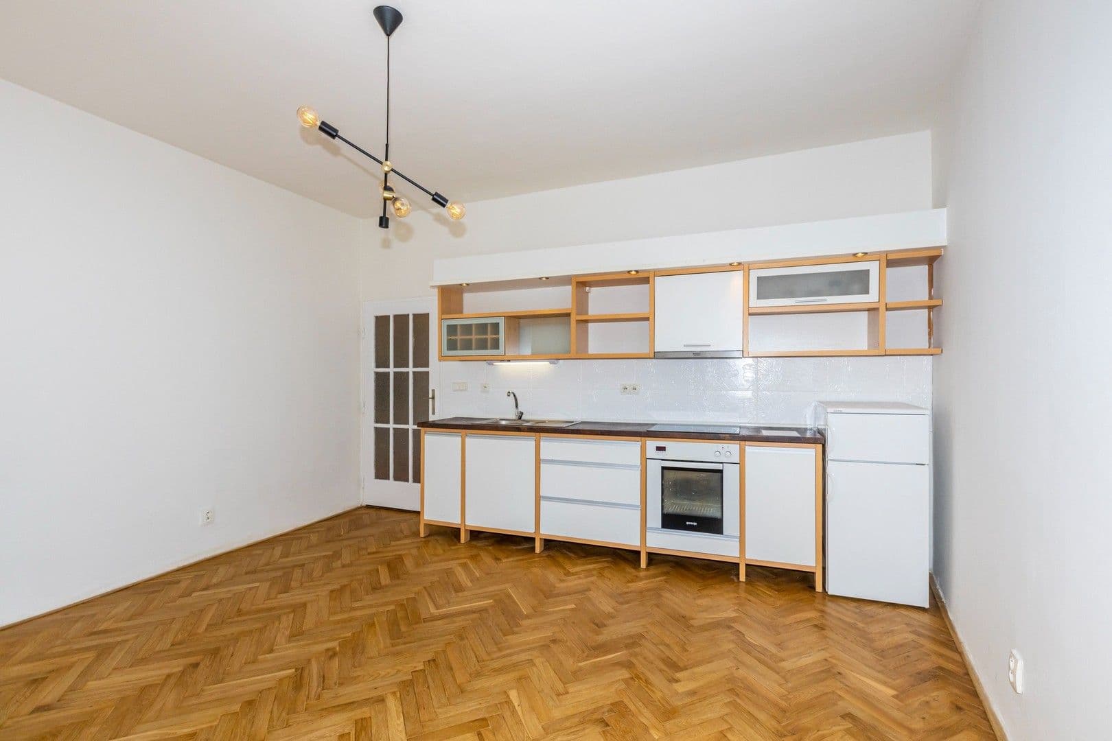 Prenájom bytu 2-izbový 43 m², Nádražní, Praha, Praha Prenájom bytu 2-izbový 43 m², Nádražní, Praha, Praha
