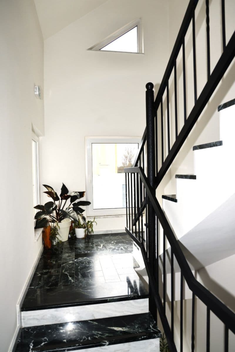 Prenájom bytu 1-izbový 30 m², Šatrova, Praha, Praha Prenájom bytu 1-izbový 30 m², Šatrova, Praha, Praha