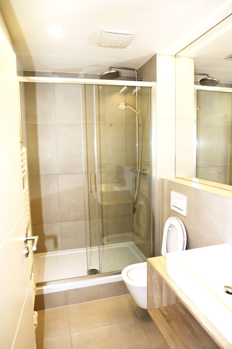 Prenájom bytu 1-izbový 30 m², Šatrova, Praha, Praha Prenájom bytu 1-izbový 30 m², Šatrova, Praha, Praha