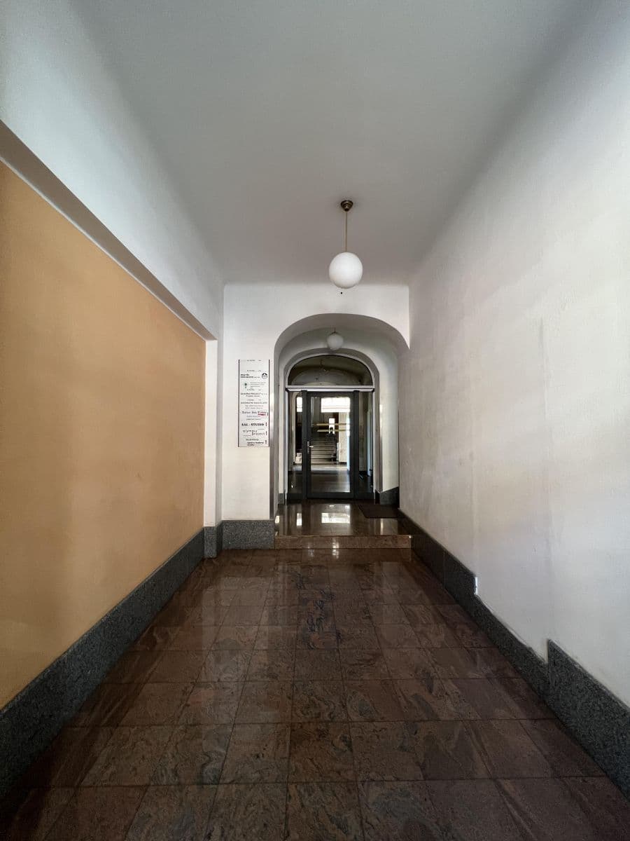 Prenájom nebytového priestoru 55 m², Plzeňská, Praha, Praha Prenájom nebytového priestoru 55 m², Plzeňská, Praha, Praha