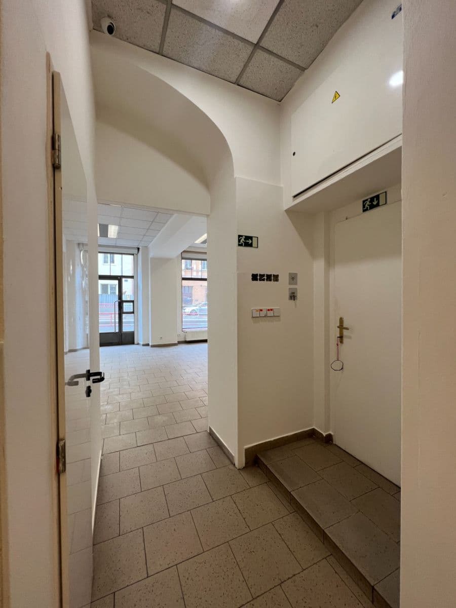 Prenájom nebytového priestoru 55 m², Plzeňská, Praha, Praha Prenájom nebytového priestoru 55 m², Plzeňská, Praha, Praha