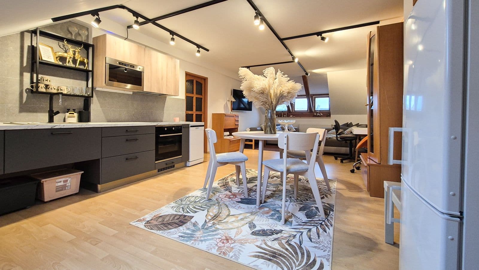 Prenájom bytu 2-izbový 67 m², Stropkovská, Košice - mestská časť Západ, Košický kraj Prenájom bytu 2-izbový 67 m², Stropkovská, Košice - mestská časť Západ, Košický kraj