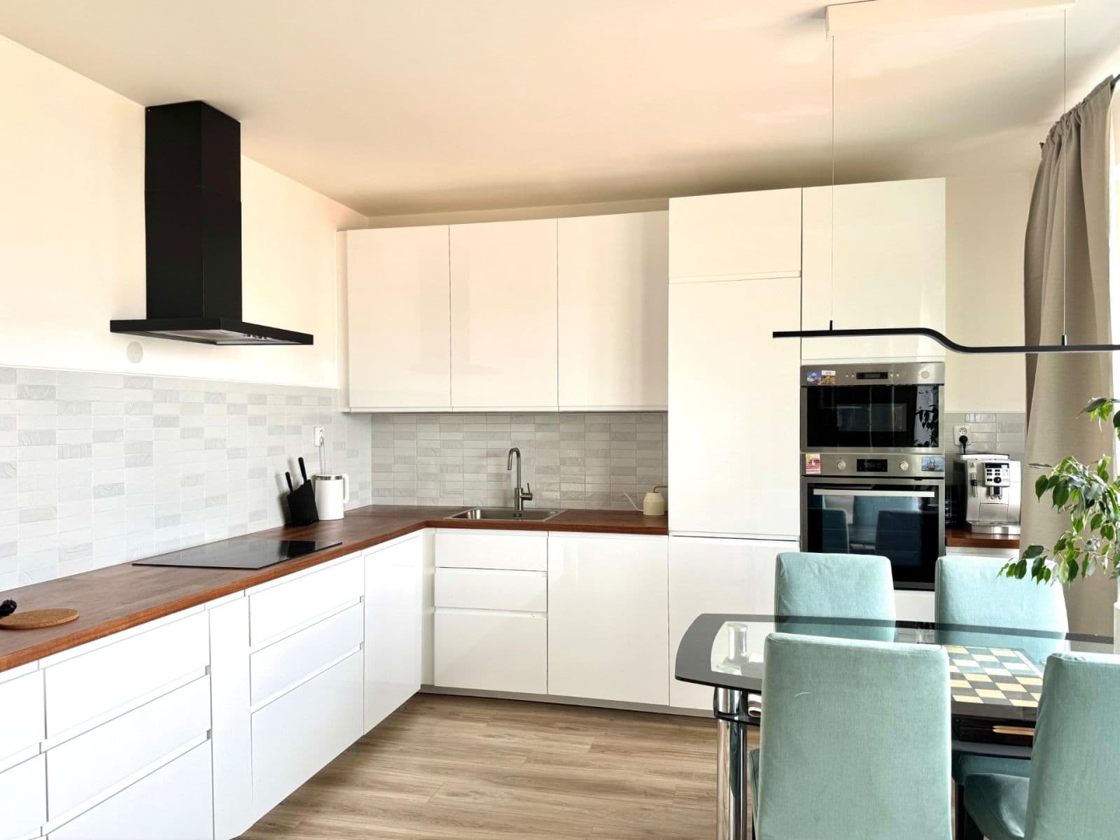 Prenájom bytu 2-izbový 57 m², Piskáčkových, Praha, Praha Prenájom bytu 2-izbový 57 m², Piskáčkových, Praha, Praha