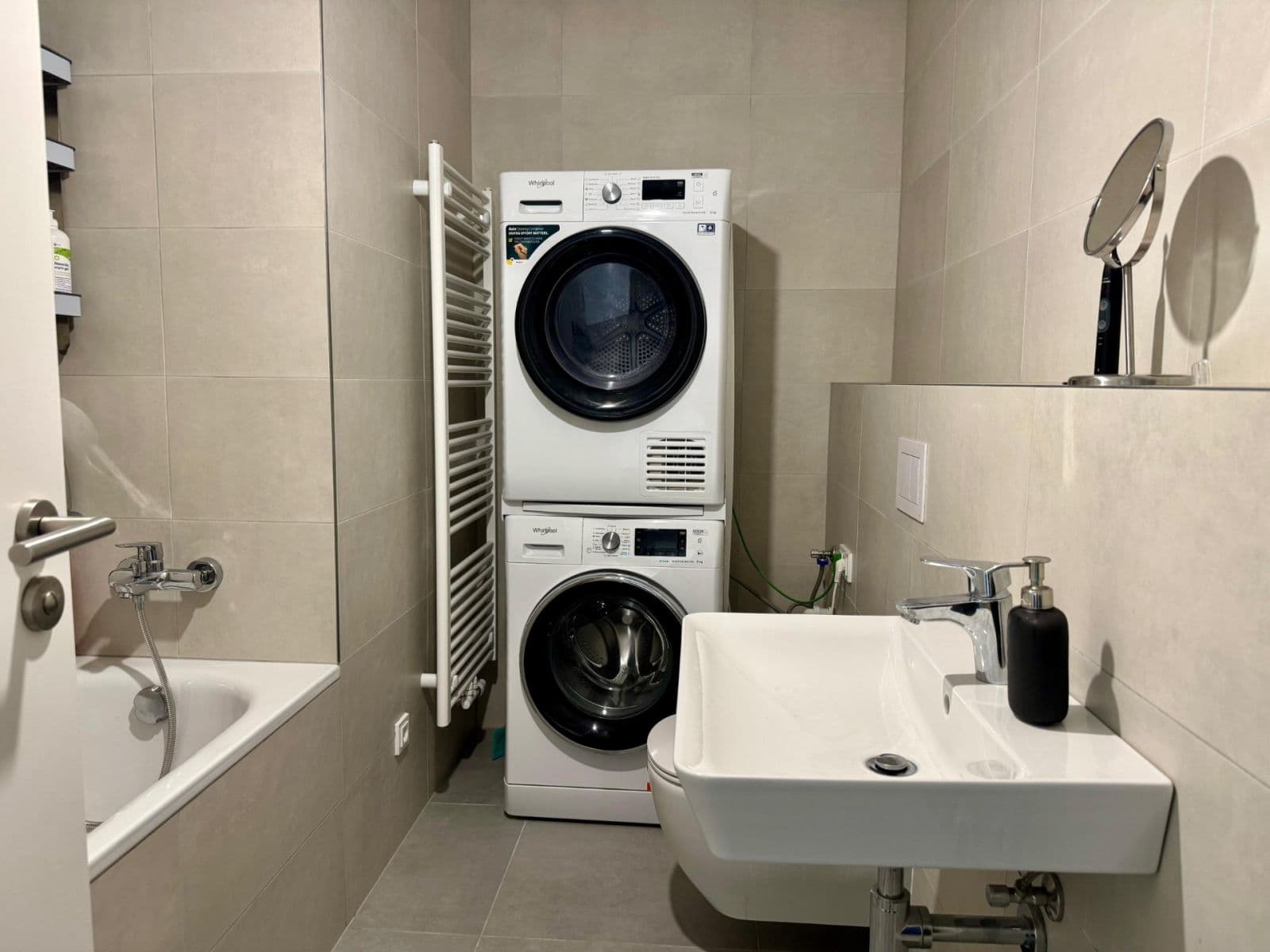 Prenájom bytu 2-izbový 57 m², Piskáčkových, Praha, Praha Prenájom bytu 2-izbový 57 m², Piskáčkových, Praha, Praha