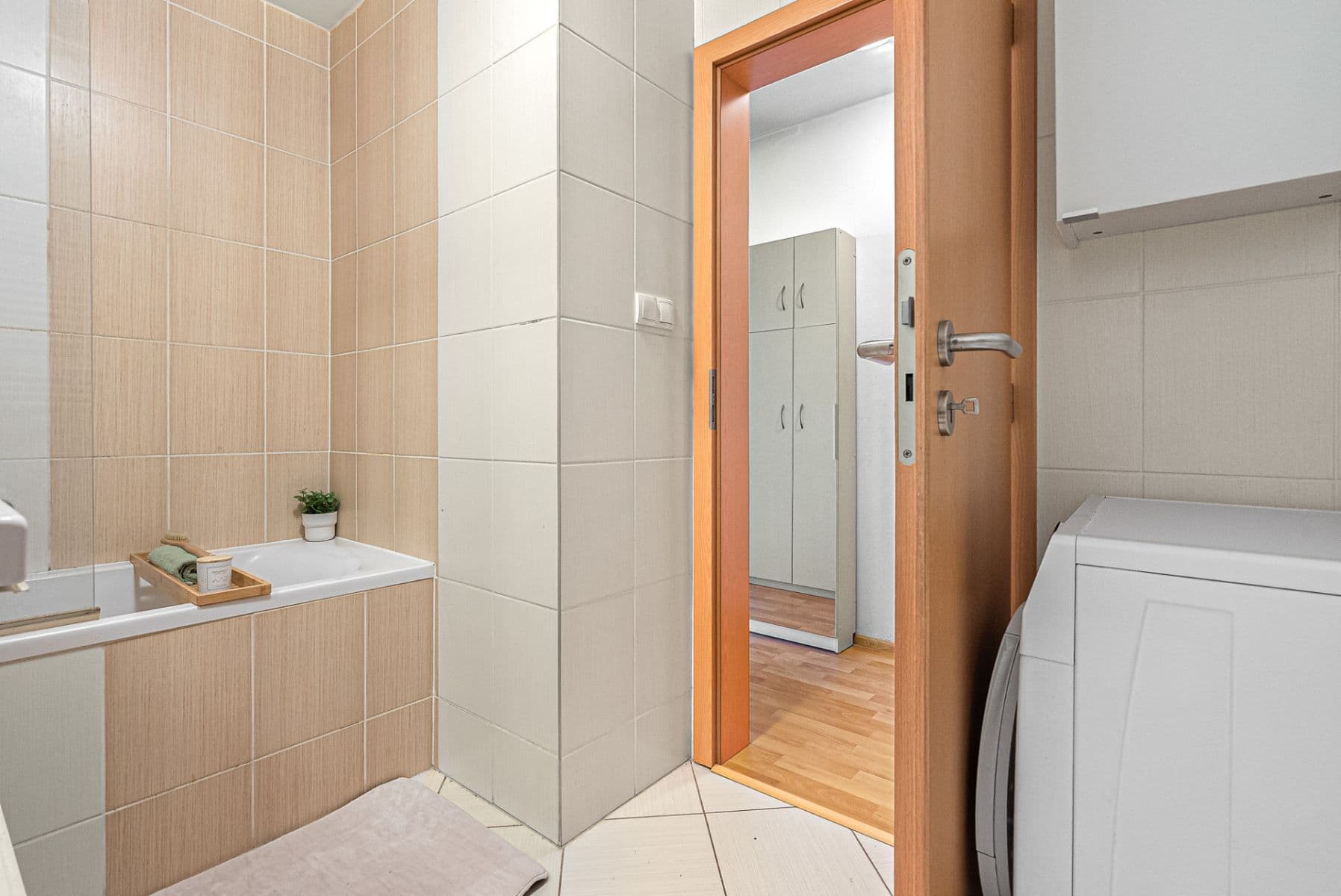 Prenájom bytu 1-izbový 30 m², Žitná, Hostivice, Středočeský kraj Prenájom bytu 1-izbový 30 m², Žitná, Hostivice, Středočeský kraj