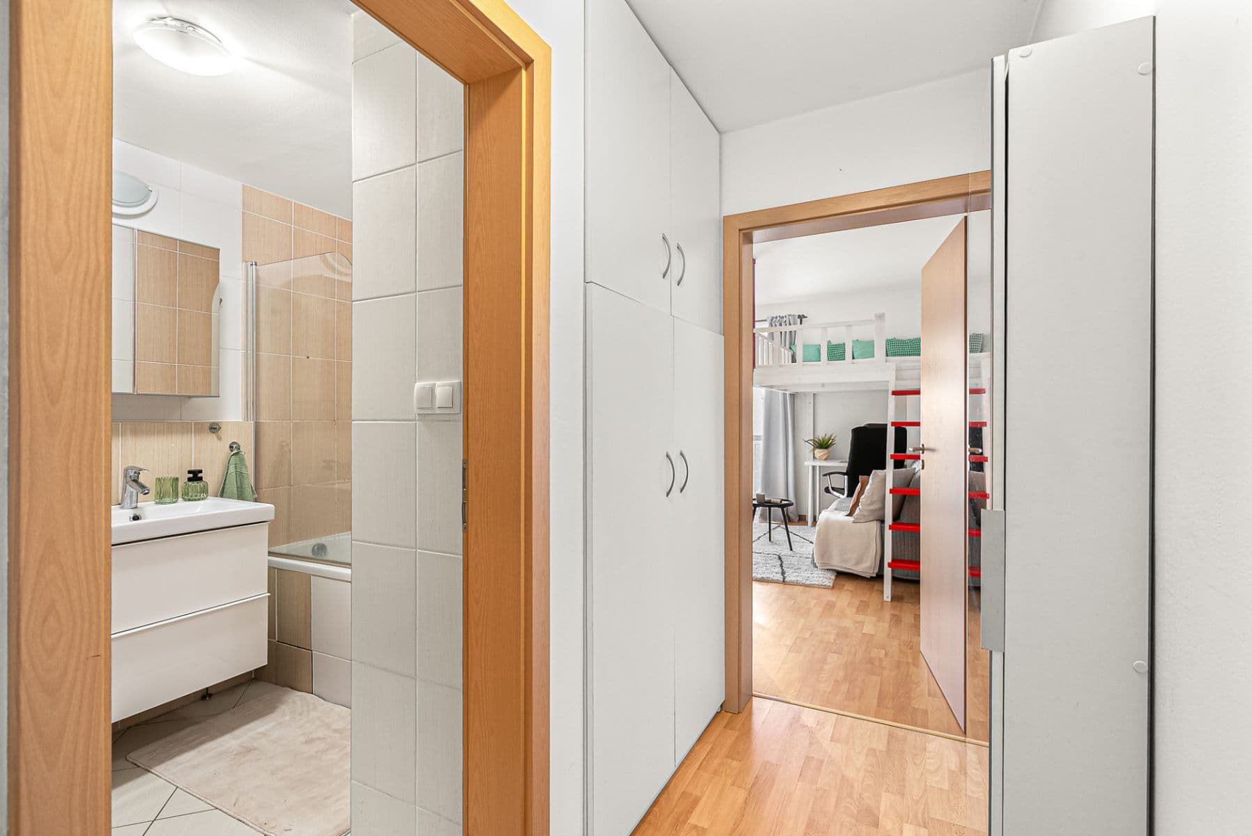 Prenájom bytu 1-izbový 30 m², Žitná, Hostivice, Středočeský kraj Prenájom bytu 1-izbový 30 m², Žitná, Hostivice, Středočeský kraj