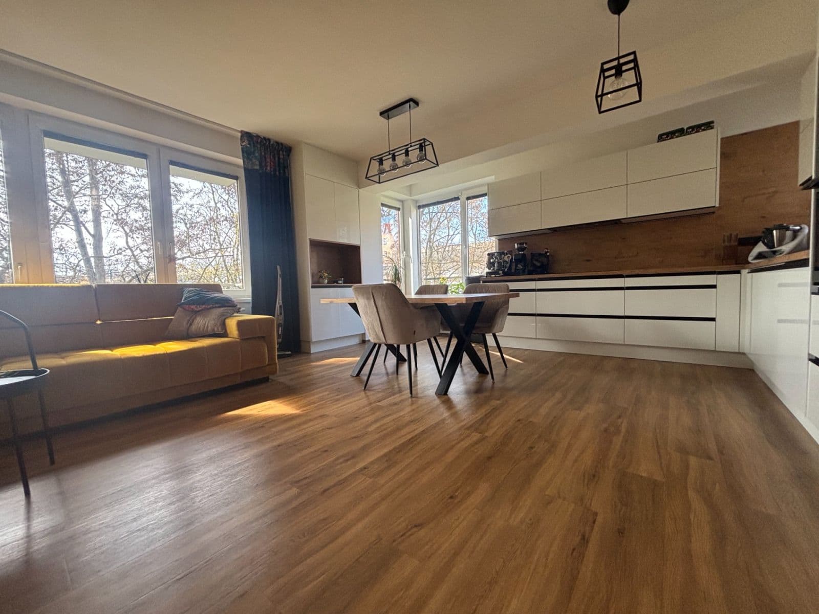 Predaj bytu 3-izbový 96 m², U Ježíška, Plzeň, Plzeňský kraj Predaj bytu 3-izbový 96 m², U Ježíška, Plzeň, Plzeňský kraj