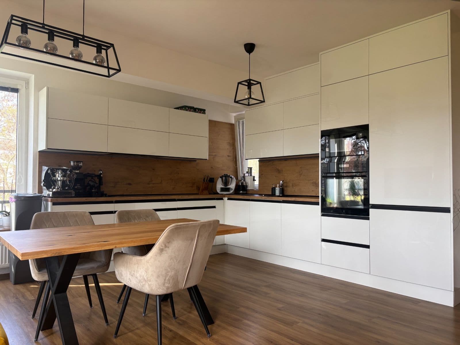 Predaj bytu 3-izbový 96 m², U Ježíška, Plzeň, Plzeňský kraj Predaj bytu 3-izbový 96 m², U Ježíška, Plzeň, Plzeňský kraj