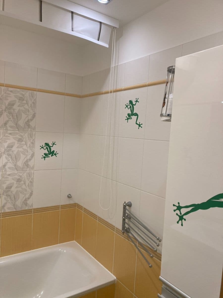 Prenájom bytu 4-izbový 90 m², Pertoldova, Praha, Praha Prenájom bytu 4-izbový 90 m², Pertoldova, Praha, Praha