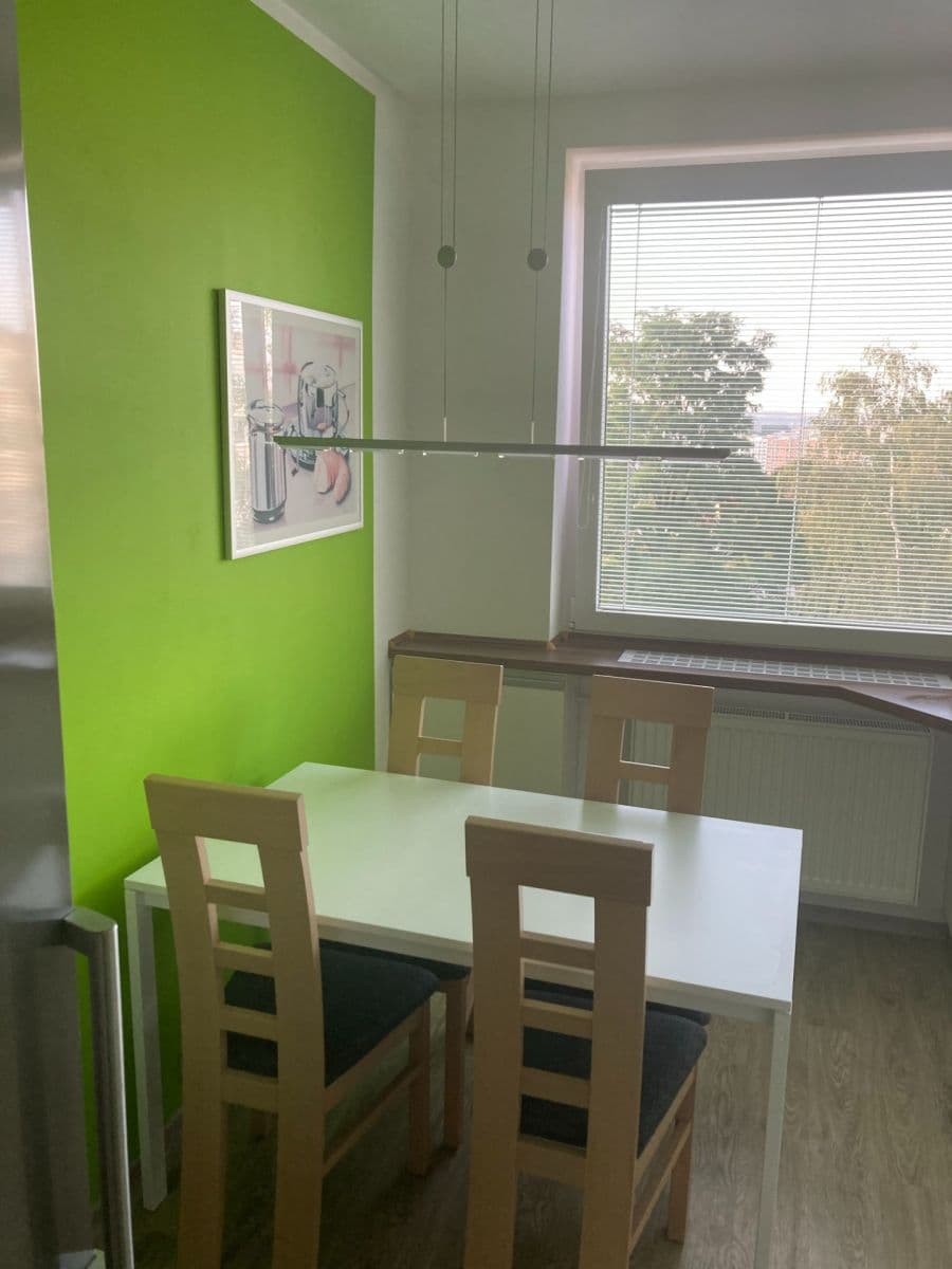 Prenájom bytu 4-izbový 90 m², Pertoldova, Praha, Praha Prenájom bytu 4-izbový 90 m², Pertoldova, Praha, Praha