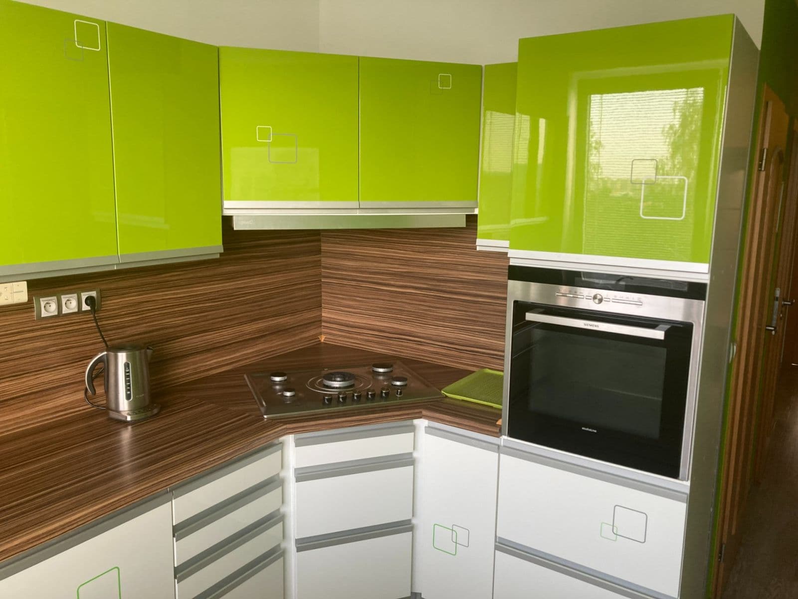 Prenájom bytu 4-izbový 90 m², Pertoldova, Praha, Praha Prenájom bytu 4-izbový 90 m², Pertoldova, Praha, Praha