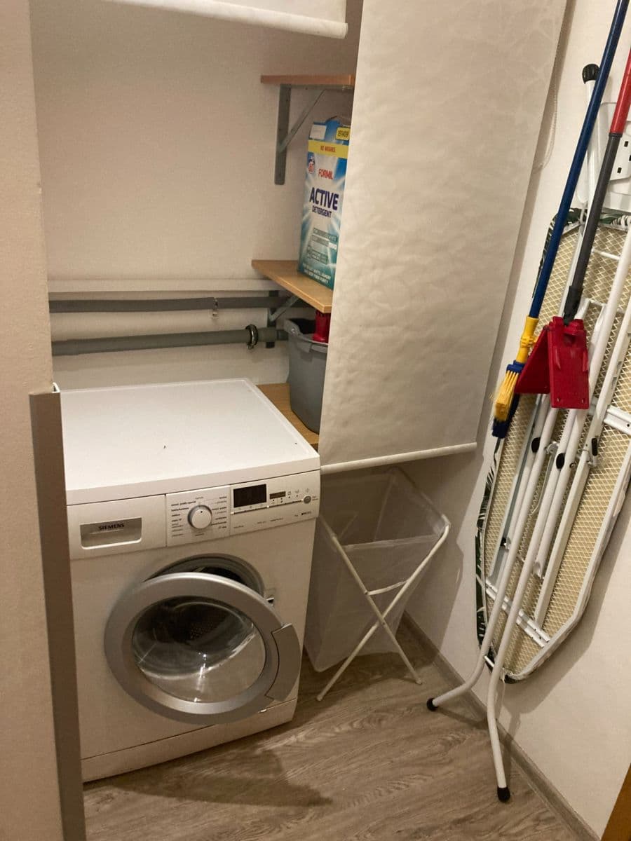 Prenájom bytu 4-izbový 90 m², Pertoldova, Praha, Praha Prenájom bytu 4-izbový 90 m², Pertoldova, Praha, Praha