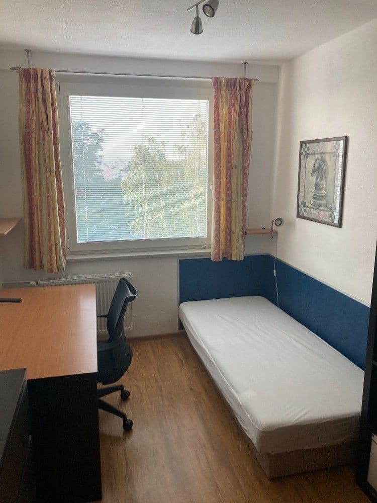 Prenájom bytu 4-izbový 90 m², Pertoldova, Praha, Praha Prenájom bytu 4-izbový 90 m², Pertoldova, Praha, Praha