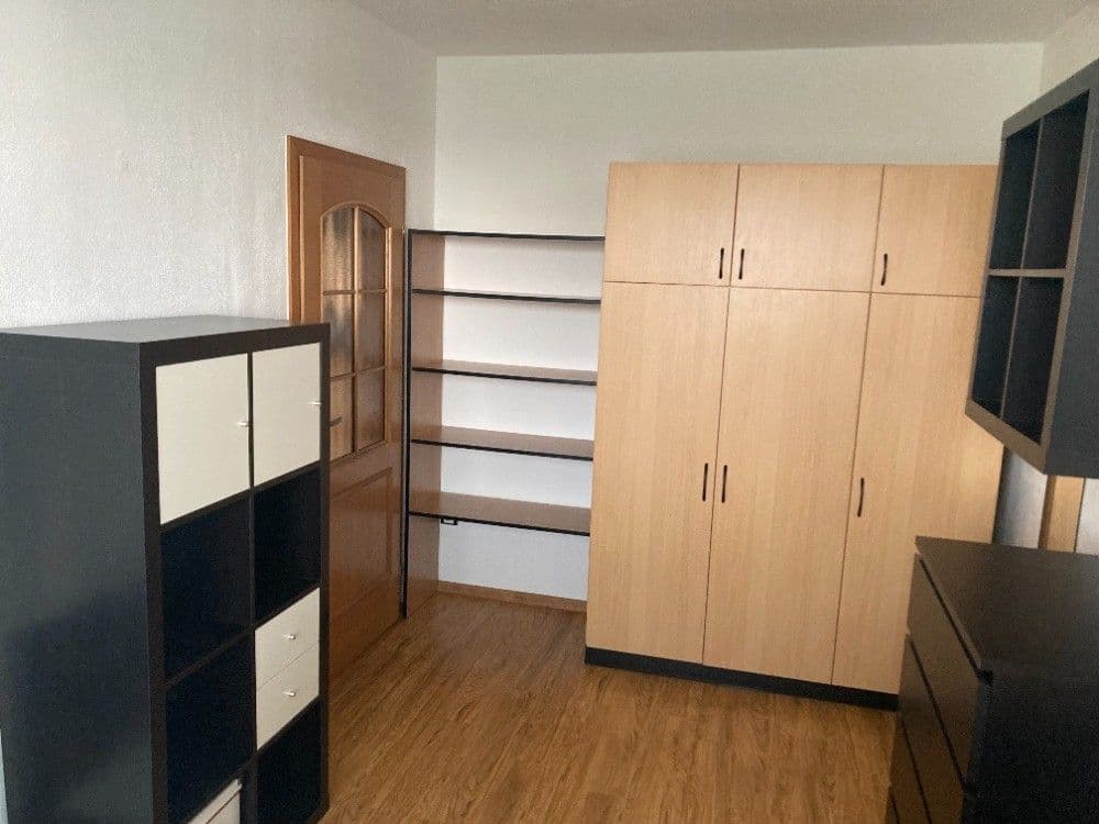 Prenájom bytu 4-izbový 90 m², Pertoldova, Praha, Praha Prenájom bytu 4-izbový 90 m², Pertoldova, Praha, Praha