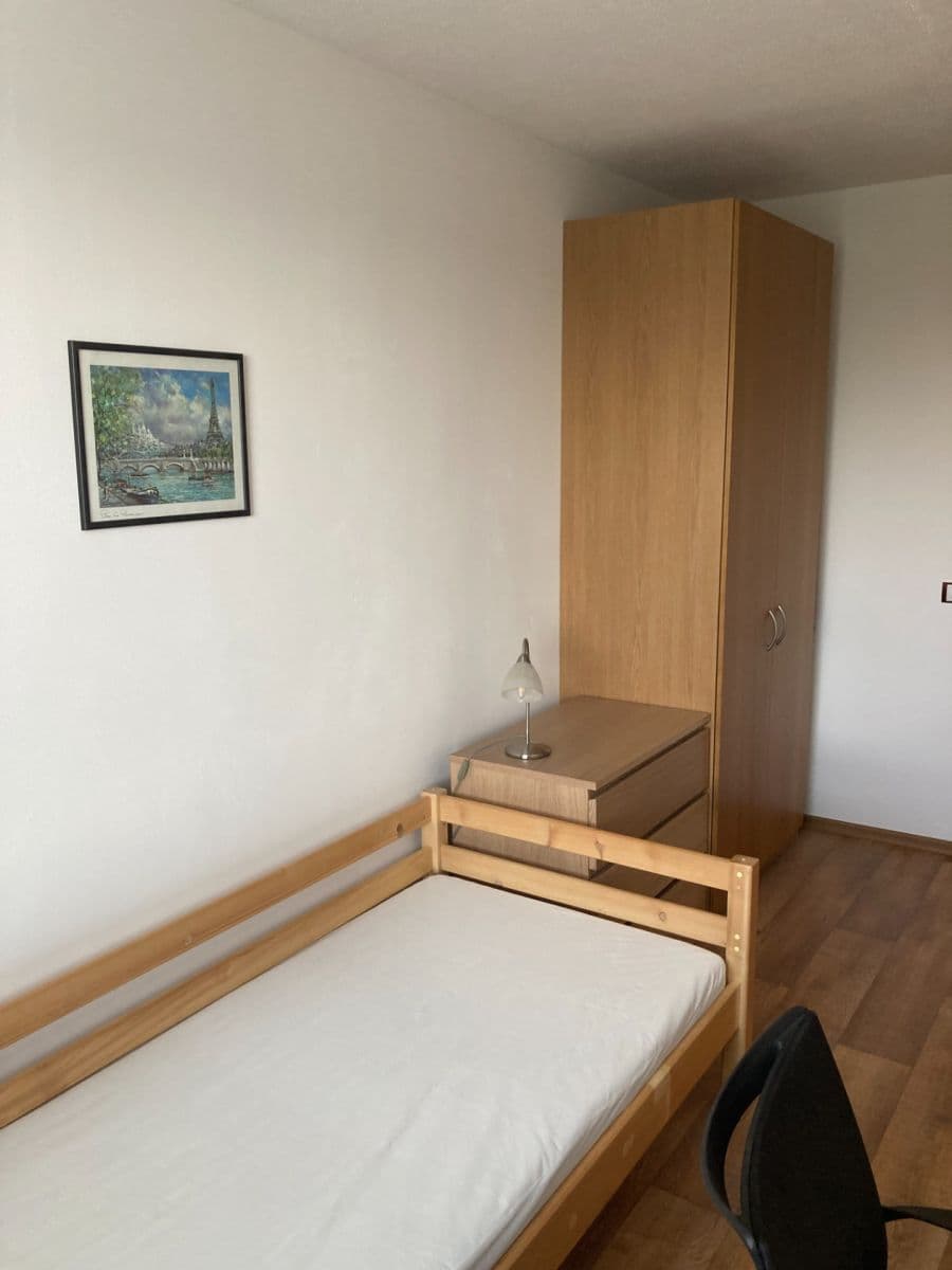 Prenájom bytu 4-izbový 90 m², Pertoldova, Praha, Praha Prenájom bytu 4-izbový 90 m², Pertoldova, Praha, Praha