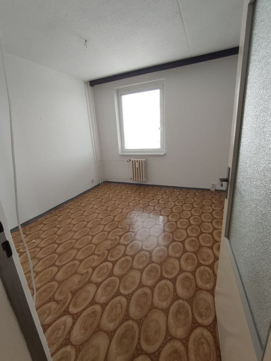 Prenájom bytu 3-izbový 75 m², Krylova, Znojmo, Jihomoravský kraj Prenájom bytu 3-izbový 75 m², Krylova, Znojmo, Jihomoravský kraj