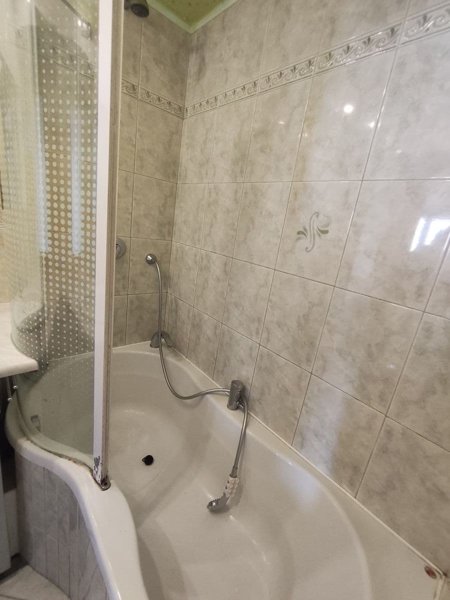 Prenájom bytu 3-izbový 75 m², Krylova, Znojmo, Jihomoravský kraj Prenájom bytu 3-izbový 75 m², Krylova, Znojmo, Jihomoravský kraj