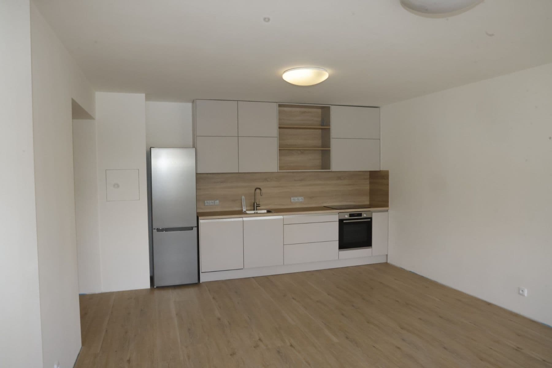 Prenájom bytu 2-izbový 54 m², Šatrova, Praha, Praha Prenájom bytu 2-izbový 54 m², Šatrova, Praha, Praha