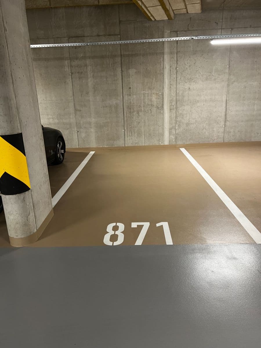 Prenájom garáže 12 m², Mezi Vodami, Praha, Praha Prenájom garáže 12 m², Mezi Vodami, Praha, Praha