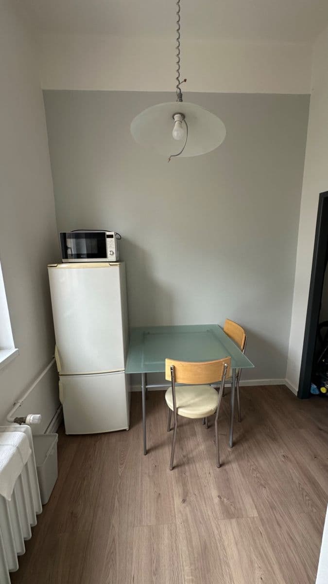 Prenájom bytu 1-izbový 39 m², U Vesny, Praha, Praha Prenájom bytu 1-izbový 39 m², U Vesny, Praha, Praha