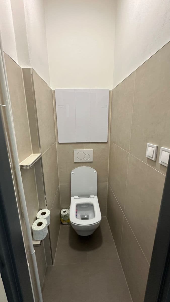 Prenájom bytu 1-izbový 39 m², U Vesny, Praha, Praha Prenájom bytu 1-izbový 39 m², U Vesny, Praha, Praha
