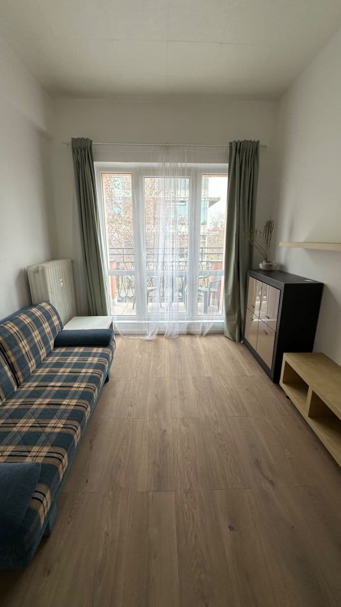 Prenájom bytu 1-izbový 39 m², U Vesny, Praha, Praha Prenájom bytu 1-izbový 39 m², U Vesny, Praha, Praha