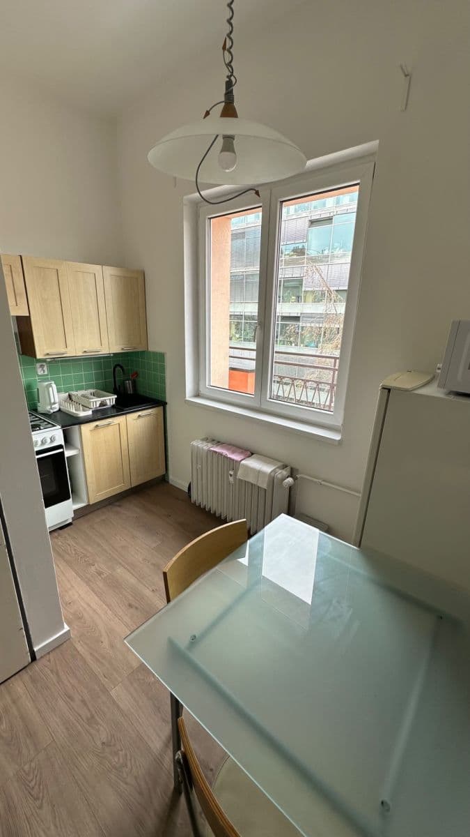Prenájom bytu 1-izbový 39 m², U Vesny, Praha, Praha Prenájom bytu 1-izbový 39 m², U Vesny, Praha, Praha