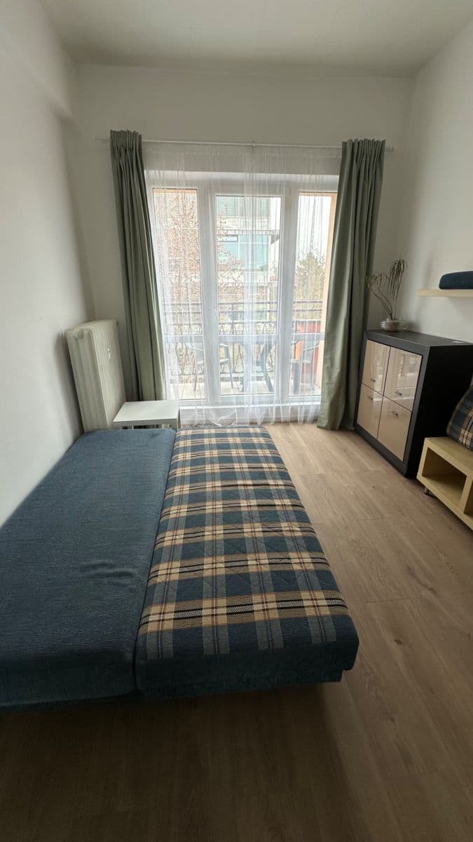 Prenájom bytu 1-izbový 39 m², U Vesny, Praha, Praha Prenájom bytu 1-izbový 39 m², U Vesny, Praha, Praha