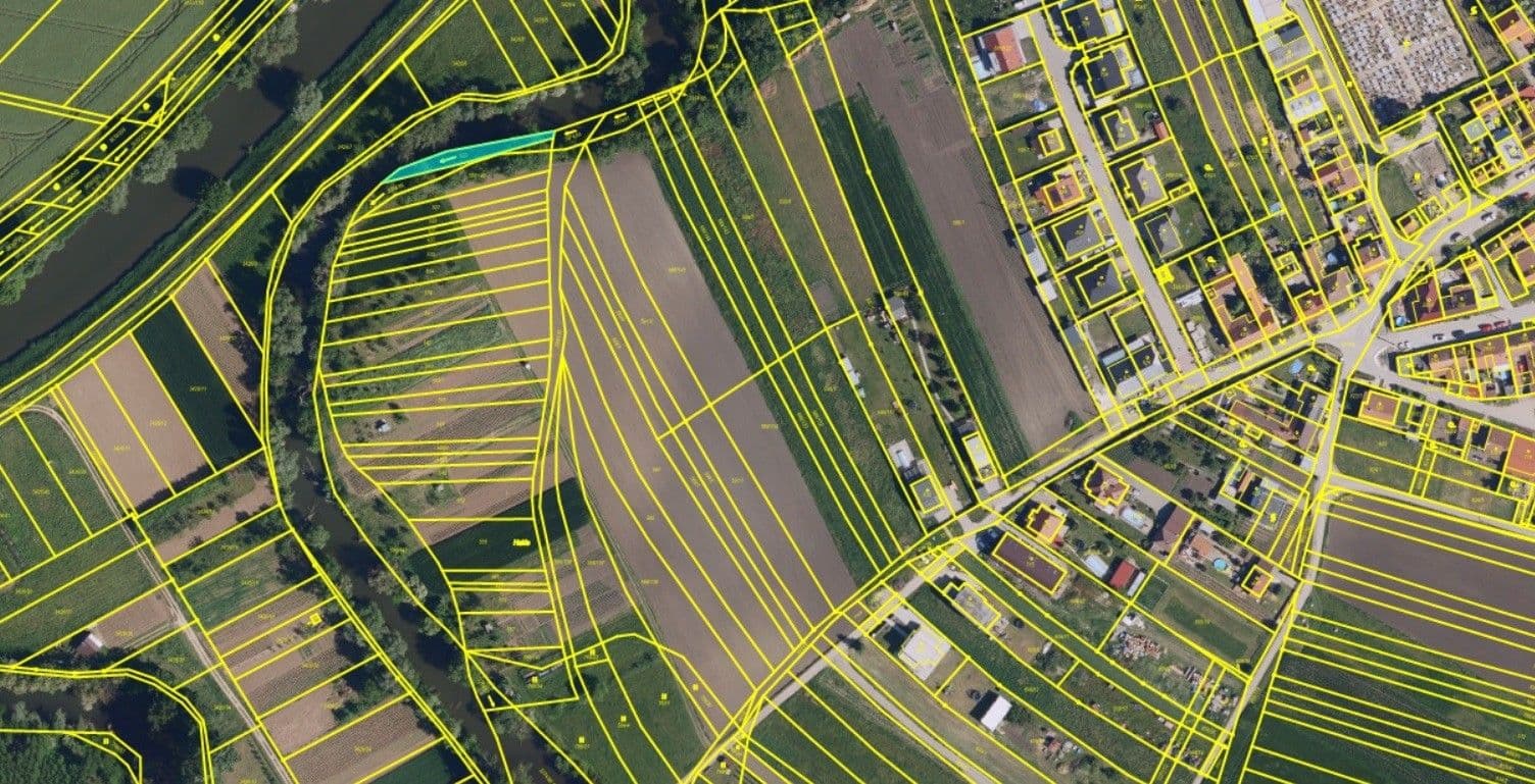 Predaj pozemku 16.000 m², Uherčice, Jihomoravský kraj Predaj pozemku 16.000 m², Uherčice, Jihomoravský kraj