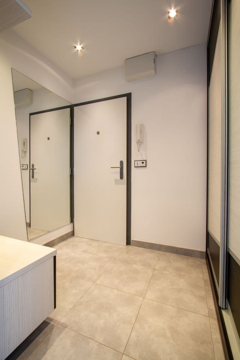 Prenájom bytu 3-izbový 66 m², Třebenická, Praha, Praha Prenájom bytu 3-izbový 66 m², Třebenická, Praha, Praha