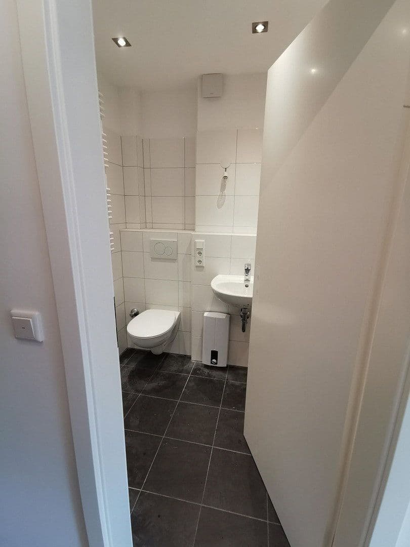 Prenájom bytu 1-izbový 30 m², Düsseldorf, Severné Porýnie - Westfálsko Prenájom bytu 1-izbový 30 m², Düsseldorf, Severné Porýnie - Westfálsko