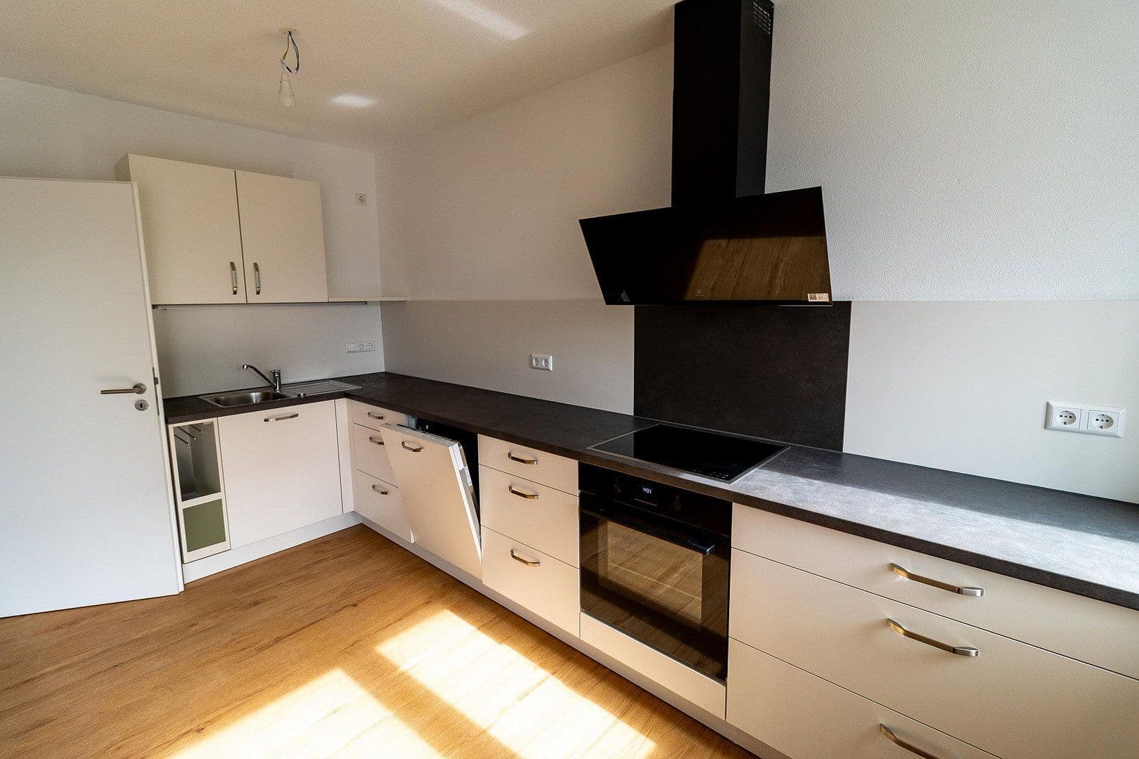 Prenájom bytu 4-izbový 89 m², Hinznanger Str. 22, Leutkirch im Allgäu, Bádensko-Wurttembersko Prenájom bytu 4-izbový 89 m², Hinznanger Str. 22, Leutkirch im Allgäu, Bádensko-Wurttembersko