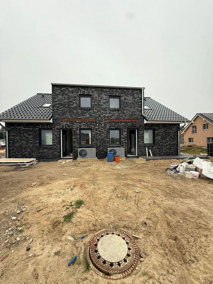 Prenájom domu 120 m², pozemek 328 m², Burgdorf, Dolné Sasko Prenájom domu 120 m², pozemek 328 m², Burgdorf, Dolné Sasko