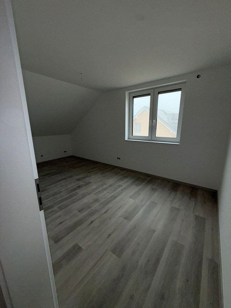 Prenájom domu 120 m², pozemek 328 m², Burgdorf, Dolné Sasko Prenájom domu 120 m², pozemek 328 m², Burgdorf, Dolné Sasko