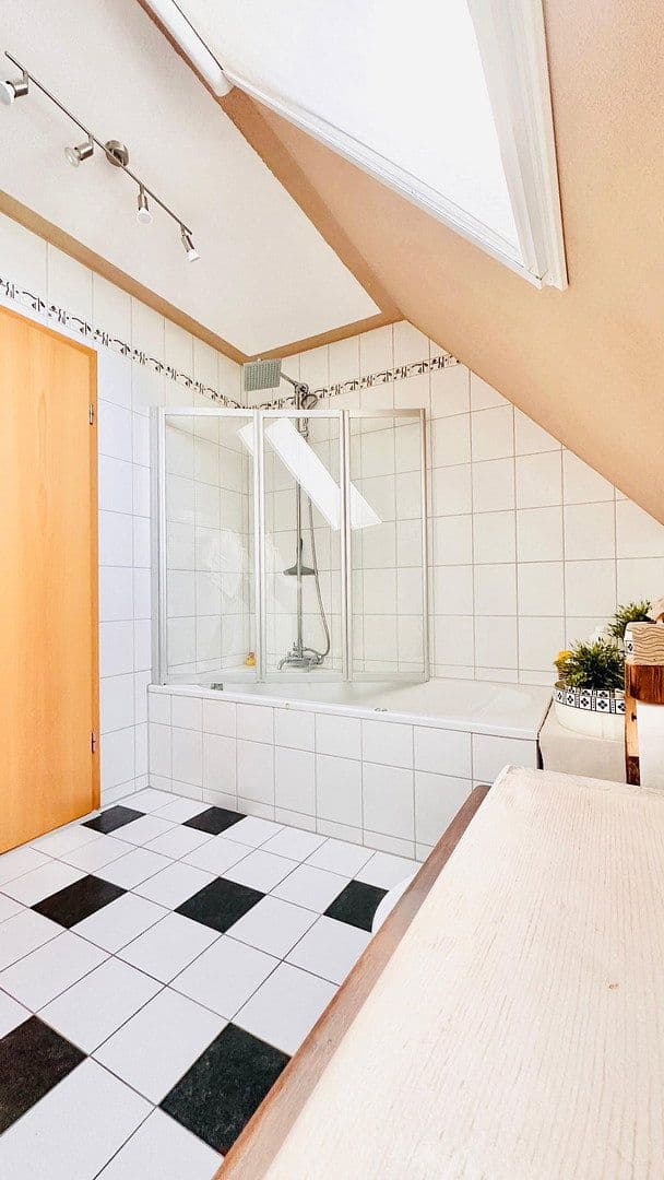 Predaj bytu 4-izbový 125 m², Hauptstraße 108 A, Schwegenheim, Porýnie-Falcko Predaj bytu 4-izbový 125 m², Hauptstraße 108 A, Schwegenheim, Porýnie-Falcko