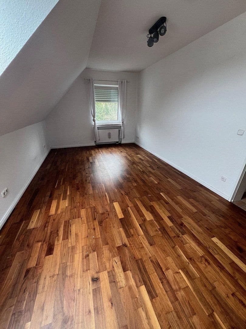 Predaj domu 335 m², pozemek 469 m², Bergische Landstraße 21, Rösrath, Severné Porýnie - Westfálsko Predaj domu 335 m², pozemek 469 m², Bergische Landstraße 21, Rösrath, Severné Porýnie - Westfálsko