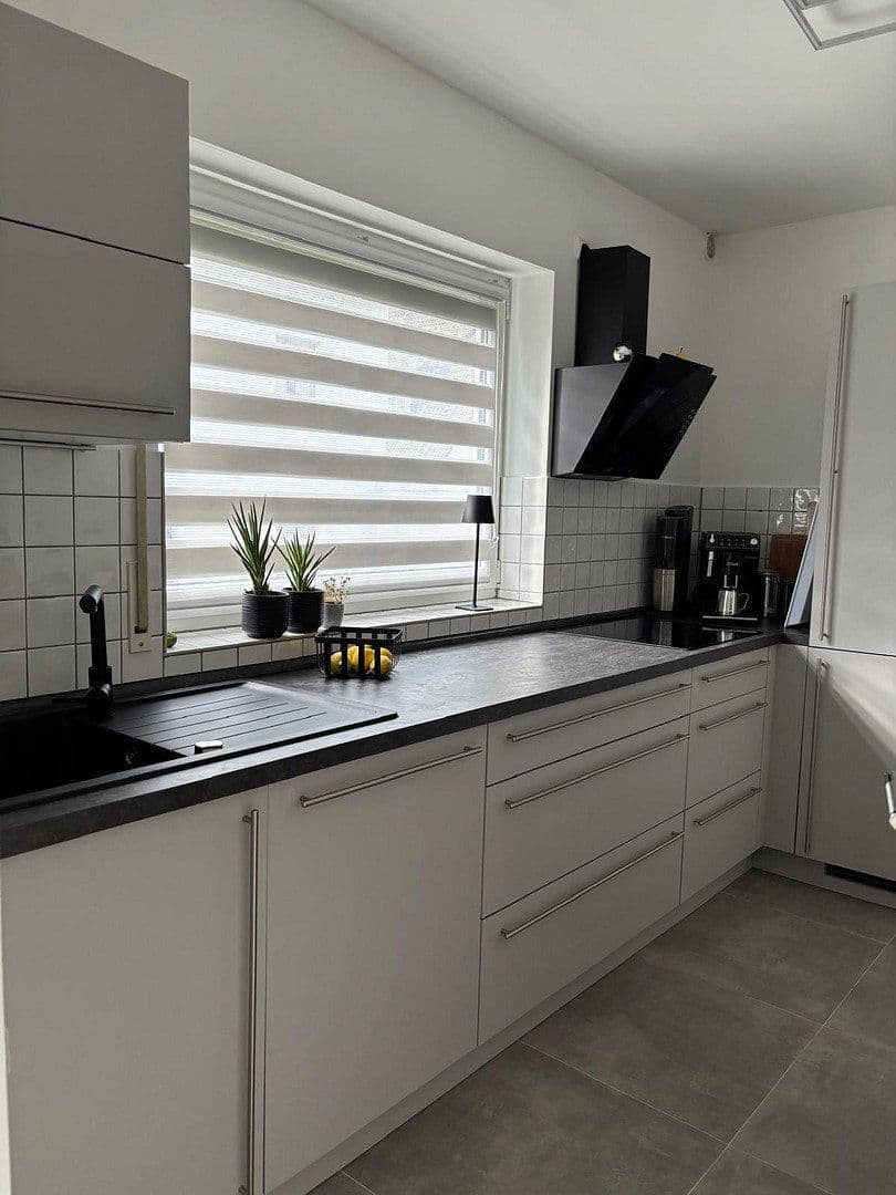 Predaj domu 335 m², pozemek 469 m², Bergische Landstraße 21, Rösrath, Severné Porýnie - Westfálsko Predaj domu 335 m², pozemek 469 m², Bergische Landstraße 21, Rösrath, Severné Porýnie - Westfálsko