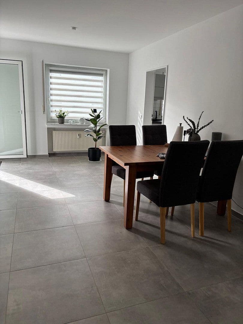 Predaj domu 335 m², pozemek 469 m², Bergische Landstraße 21, Rösrath, Severné Porýnie - Westfálsko Predaj domu 335 m², pozemek 469 m², Bergische Landstraße 21, Rösrath, Severné Porýnie - Westfálsko