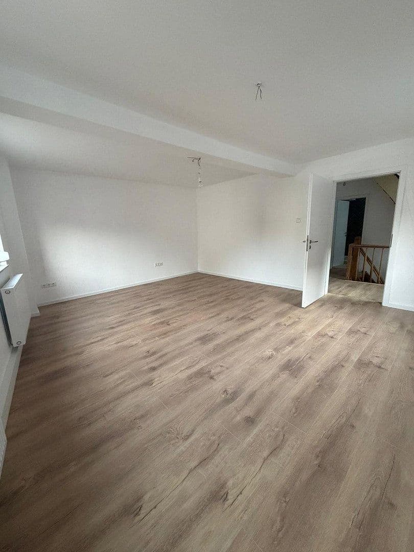 Predaj domu 130 m², pozemek 510 m², Kleinfischlingen, Porýnie-Falcko Predaj domu 130 m², pozemek 510 m², Kleinfischlingen, Porýnie-Falcko